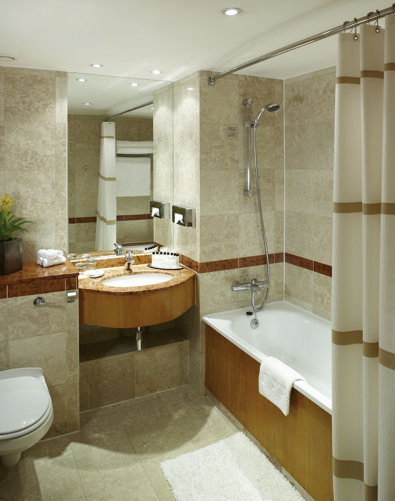 Delta Hotels by Marriott Breadsall Priory Country Club 9/40
