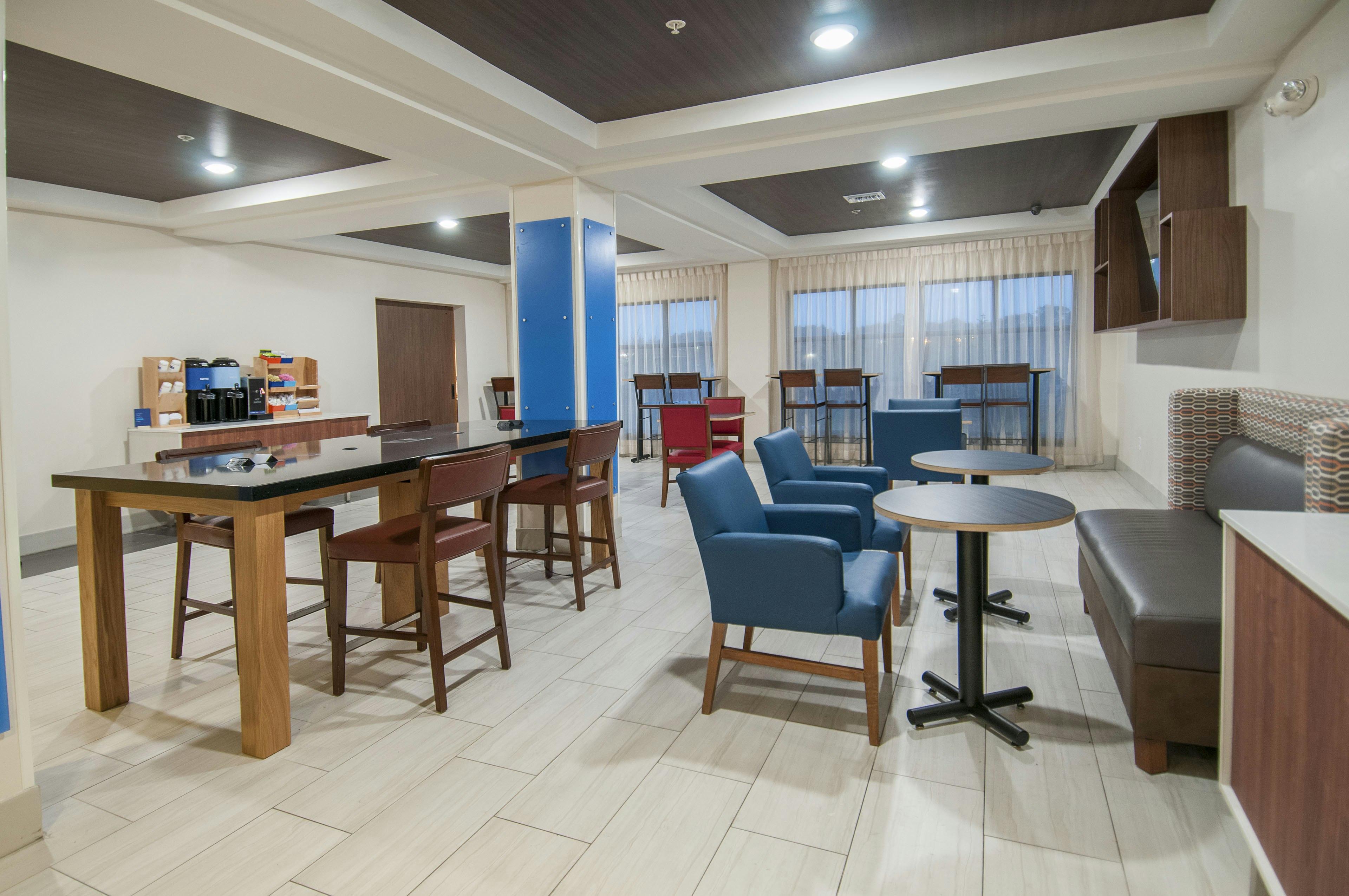 Holiday Inn Express Hotel and Suites Biloxi- Ocean Springs 30/44