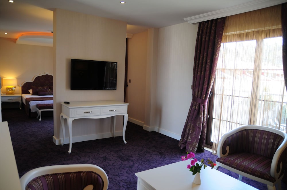 Han Deluxe Hotel 30/45