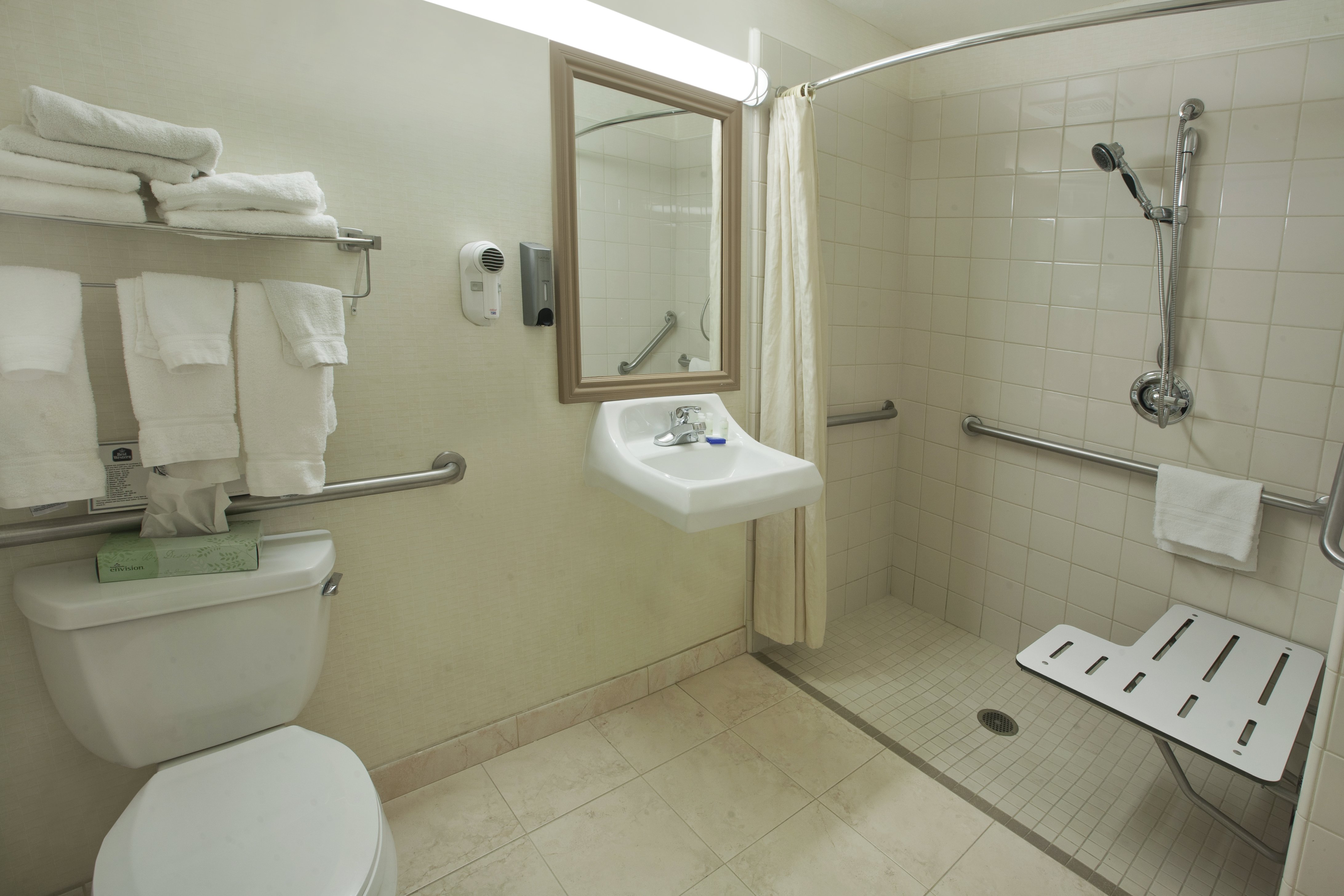 Best Western Plus Lake Elsinore Inn & Suites 53/53