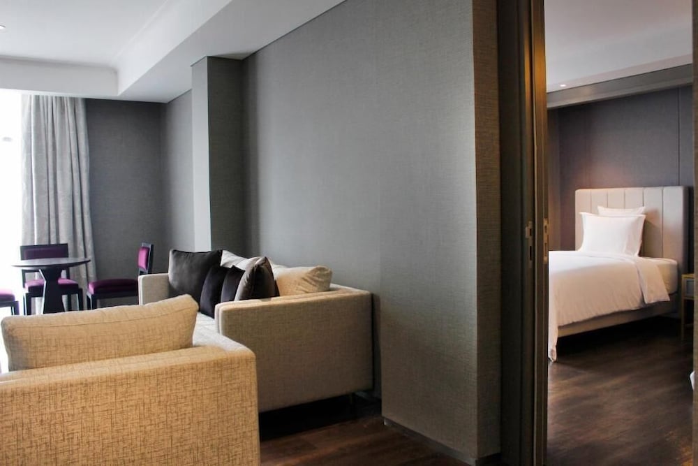Goodrich Suites Jakarta 50/62