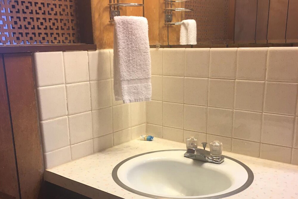 Sky-Palace Inn & Suites El Dorado 3/27
