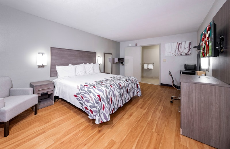 Red Roof Inn Bay Minette 5/10