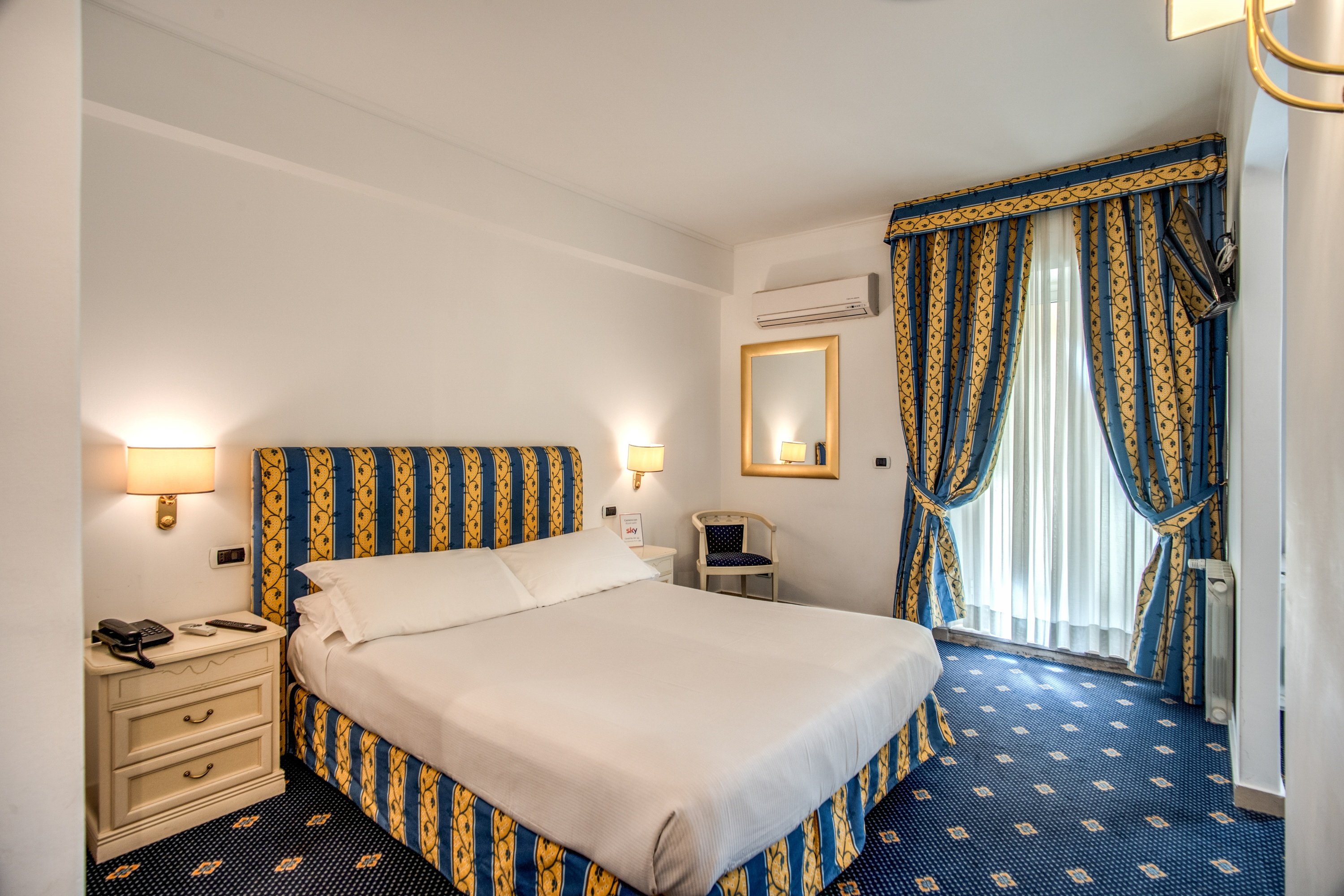 Napoleon Hotel 15/64