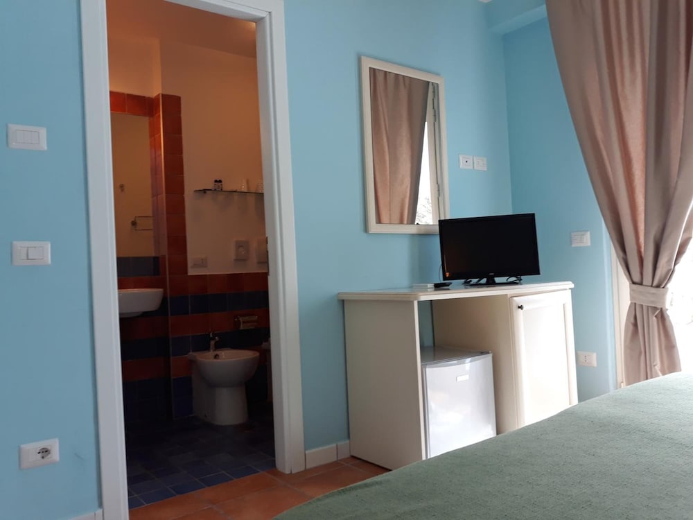 Medea Beach Resort 11/50