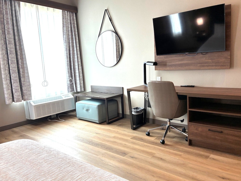 La Quinta Inn & Suites by Wyndham Athens 41/49