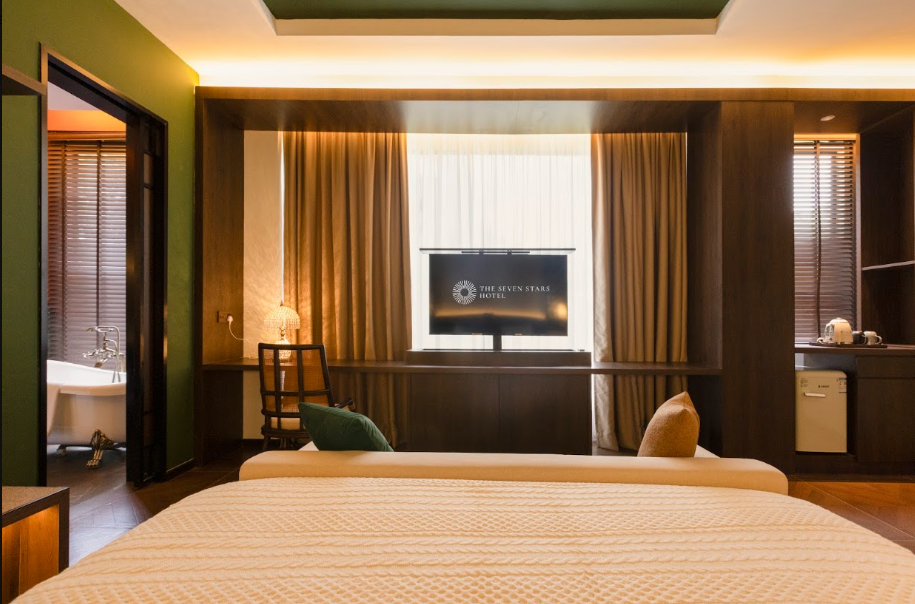 The Seven Stars Hotel 18/48