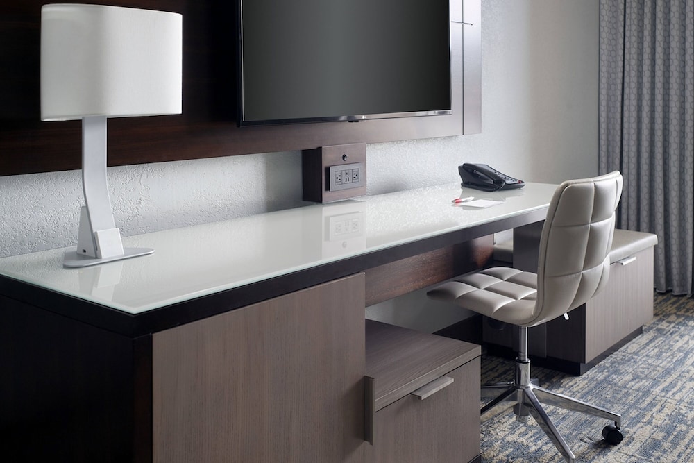 Atlanta Evergreen Lakeside Resort 40/50