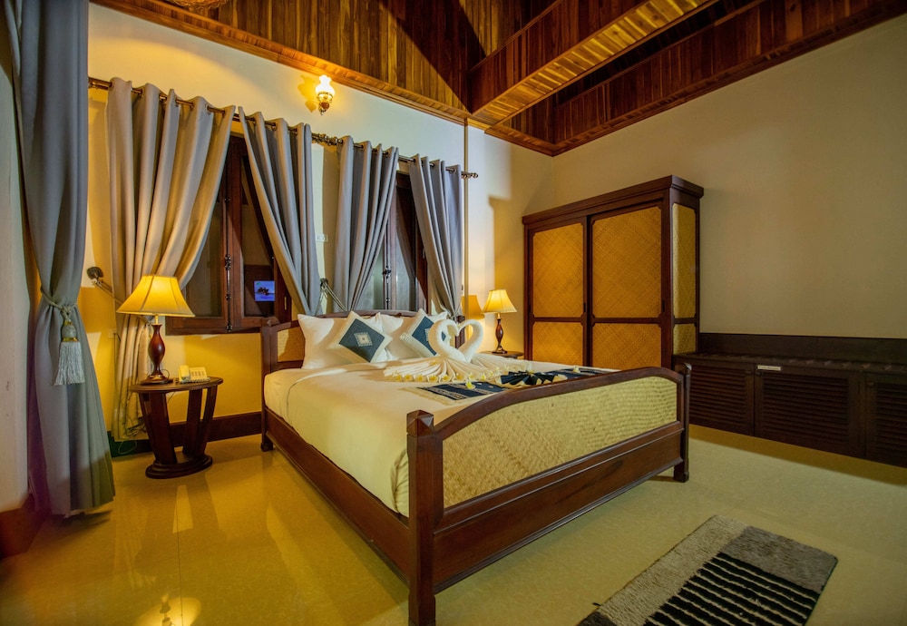 DELUXE, DOUBLE BED