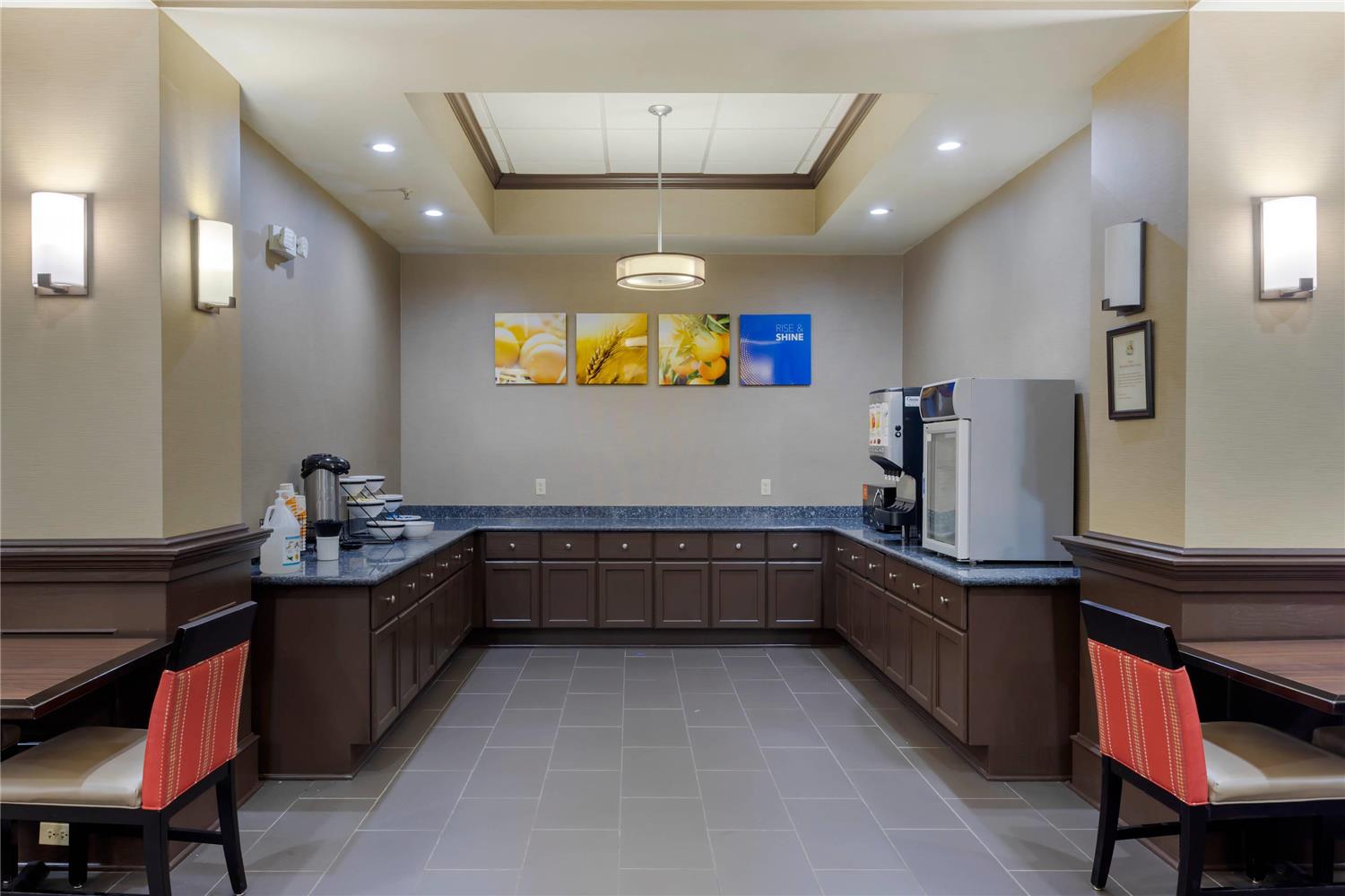 Comfort Inn & Suites North Little Rock McCain Mall 23/38