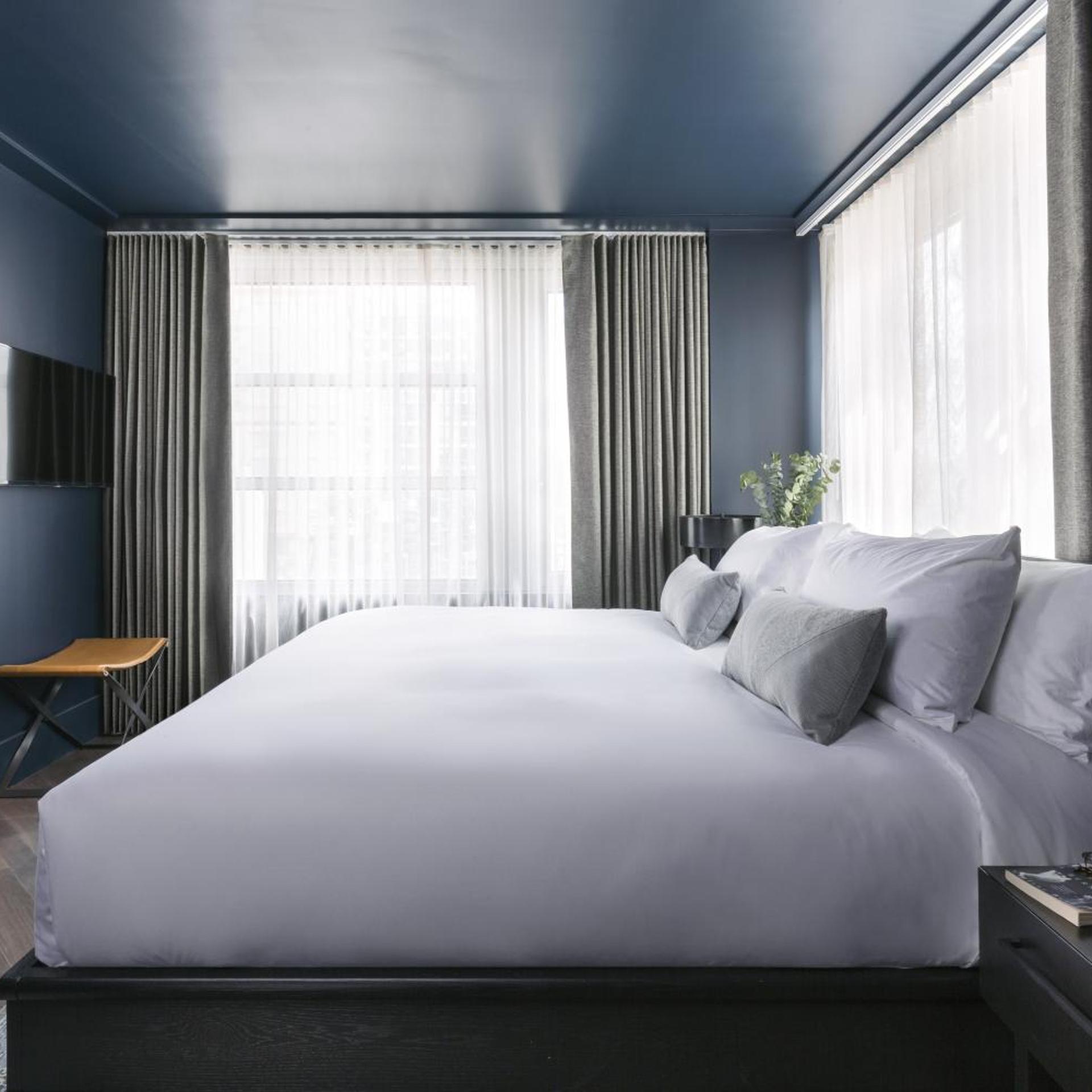 Executive, Suite