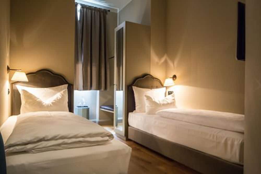 COMFORT, DOUBLE BED