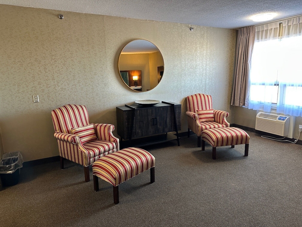 Travelodge by Wyndham Amherst 32/48
