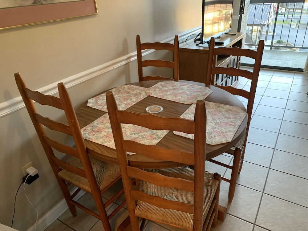 Olde Gatlinburg Rentals 43/50