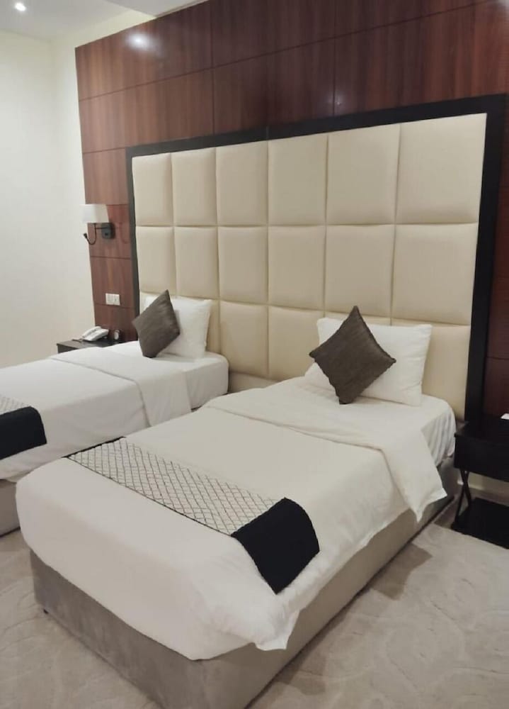 فندق ذا اس(The S Hotel Prince Sultan St) 18/37