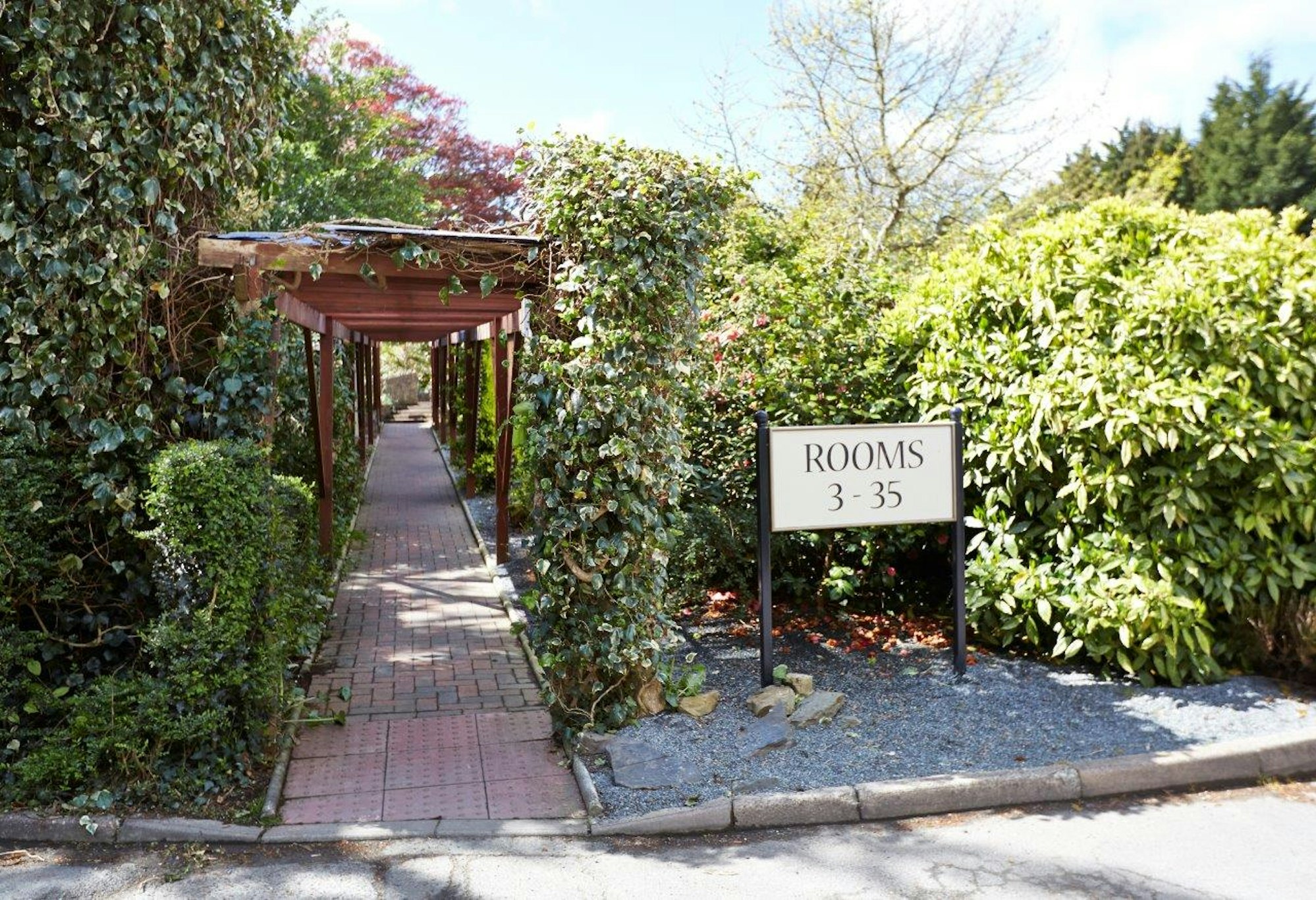 Cedars Lodge Inn 2/17