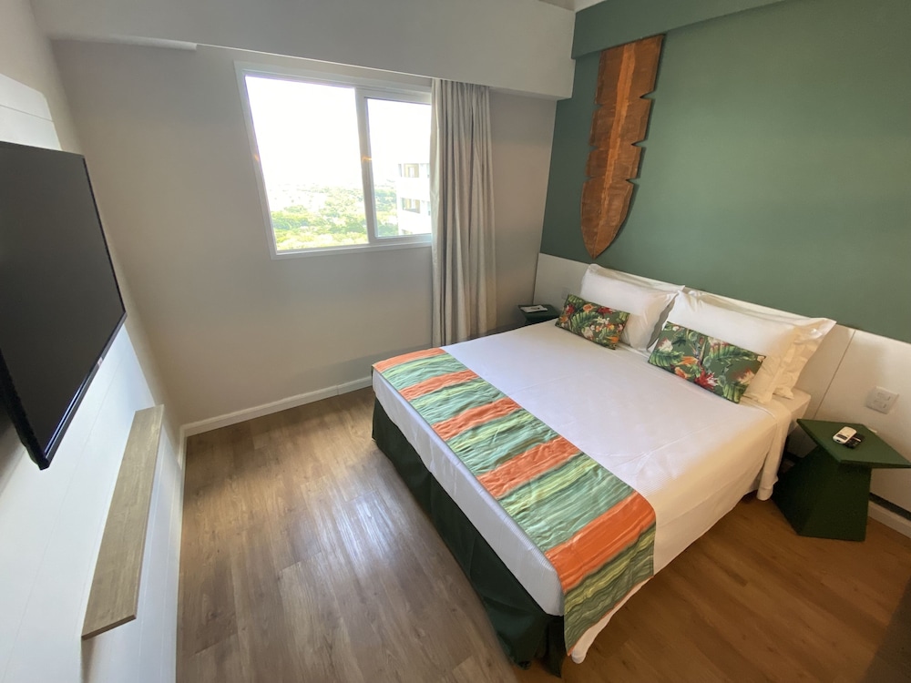 Hot Beach Suites 22/50