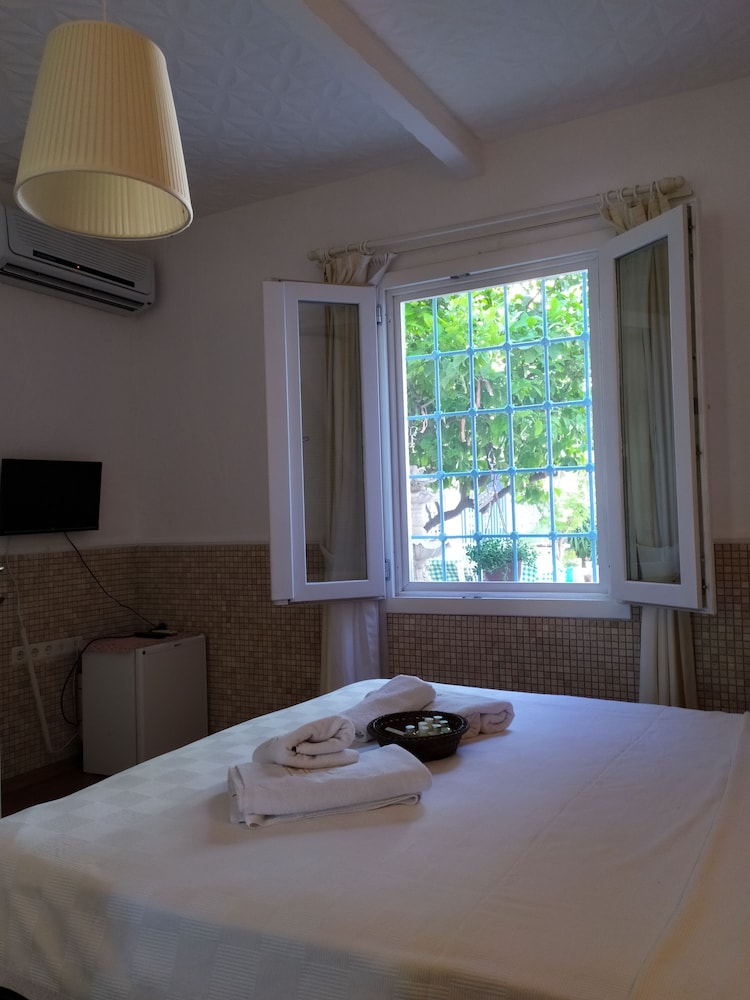 Nano Hotel 3/50