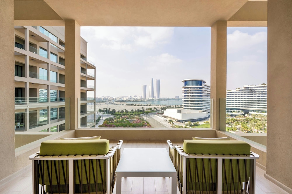 Agora, Doha, Autograph Collection 3/49