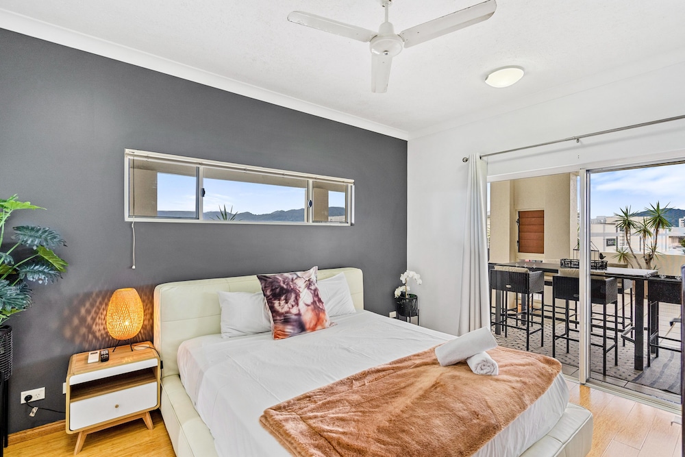 Cairns City Apartments 17/61