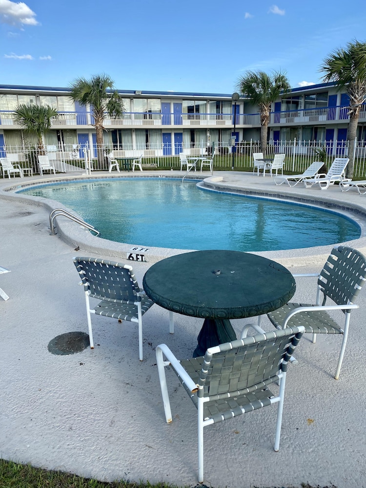 Motel6 Marianna, FL 46/60