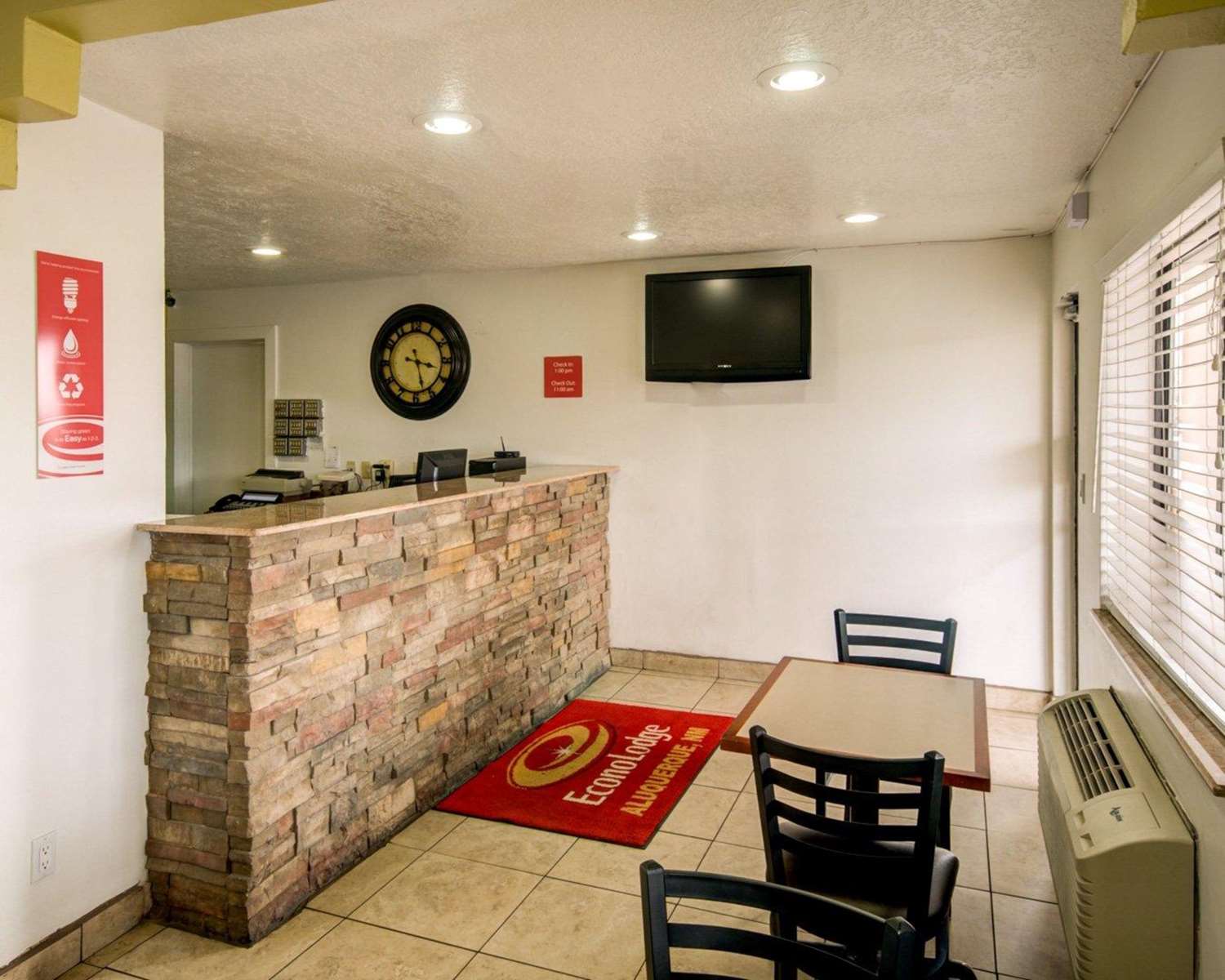 Econo Lodge Albuquerque East 6/14