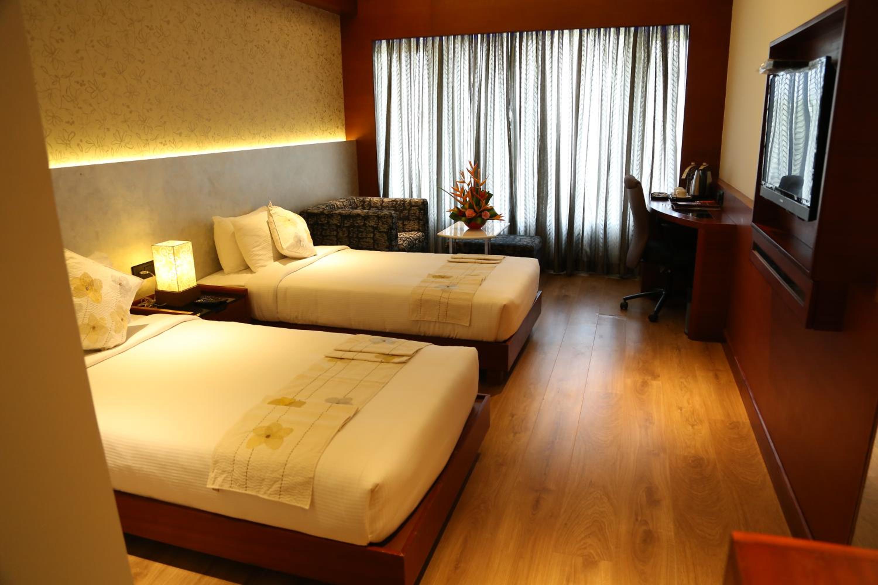 Deluxe, Twin Beds