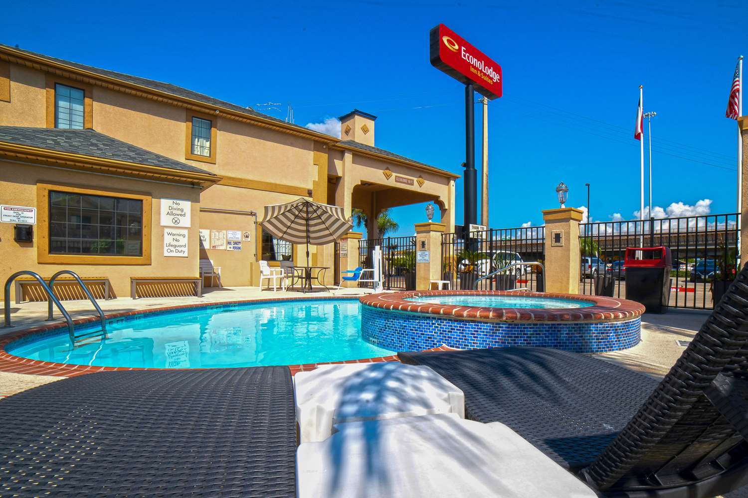 Econo Lodge Inn & Suites Corpus Christi 15/15
