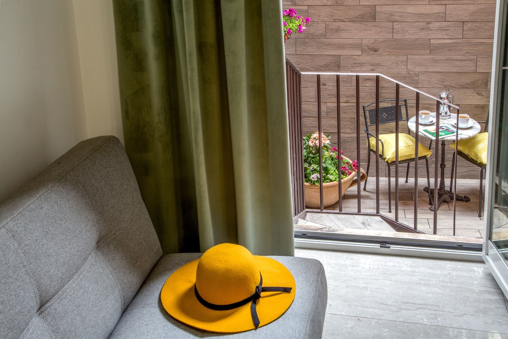 GCF Luxury Suites Guest House 49/70