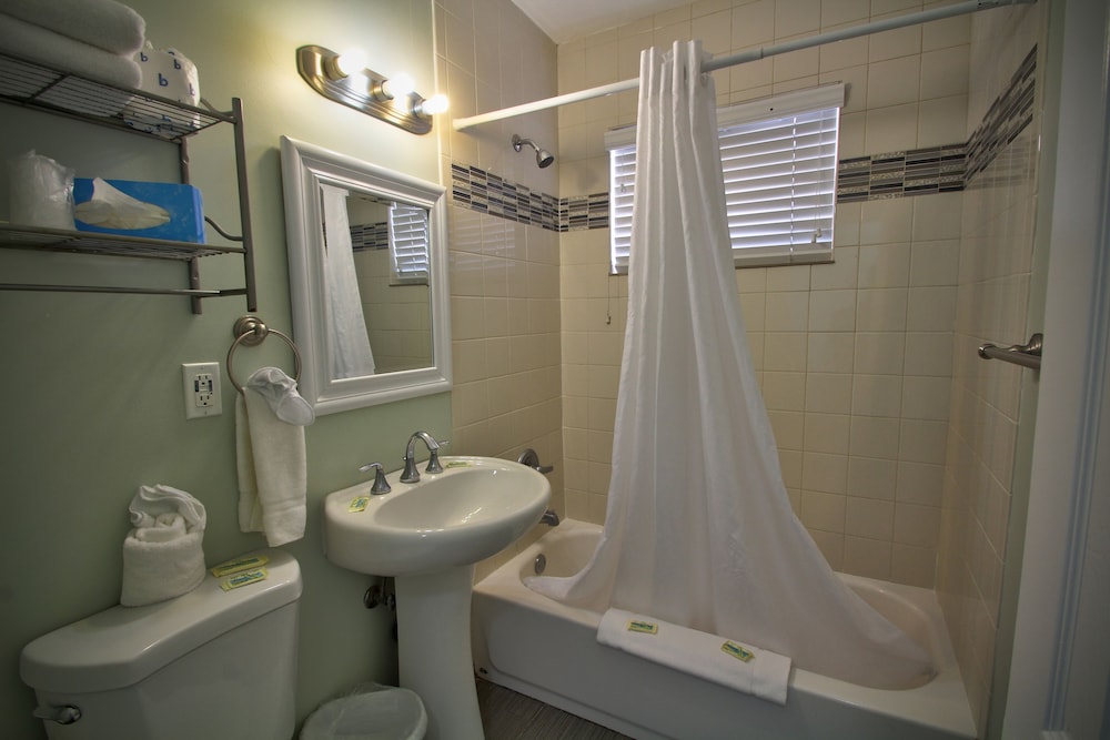 Hollywood Beachside Boutique Suites 20/46