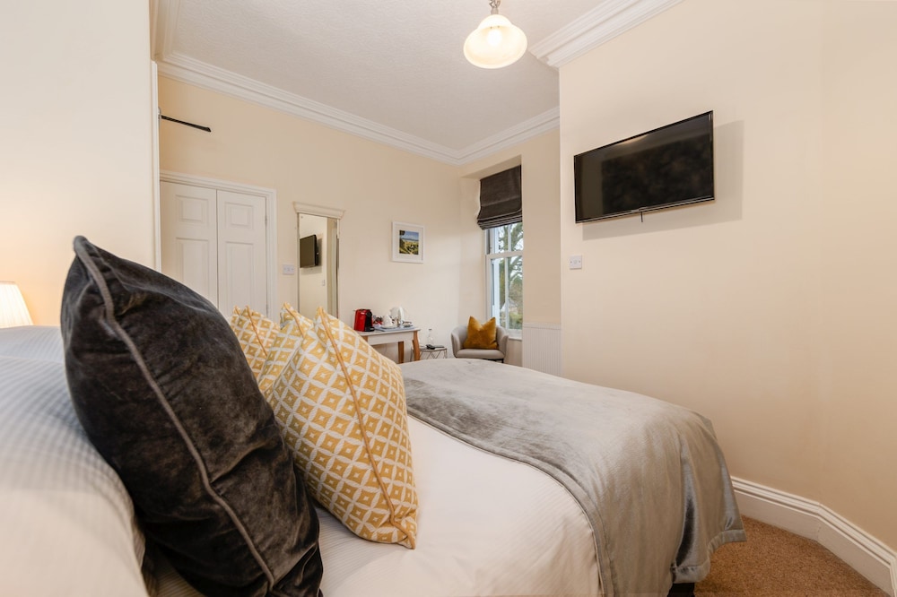 Wheatlands Lodge Bed Breakfast 18/65