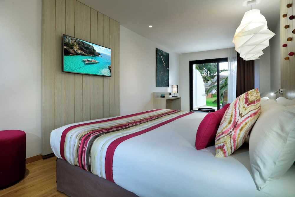 Superior, Single, Double Bed, Pool Side