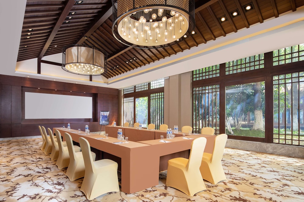 Radisson Blu Resort Wetland Park Wuxi 33/49