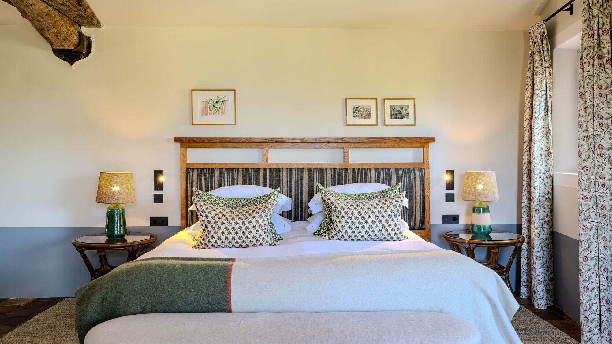 Junior Suite, Deluxe, King Bed, Sofa