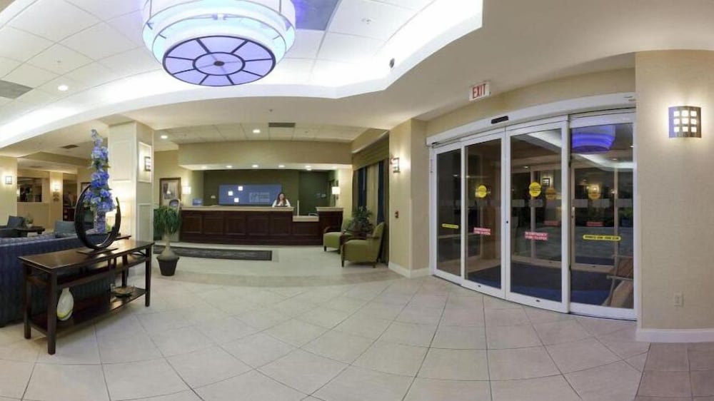 Holiday Inn Express Hotel Suites Clearwater Us 19 N 42/71