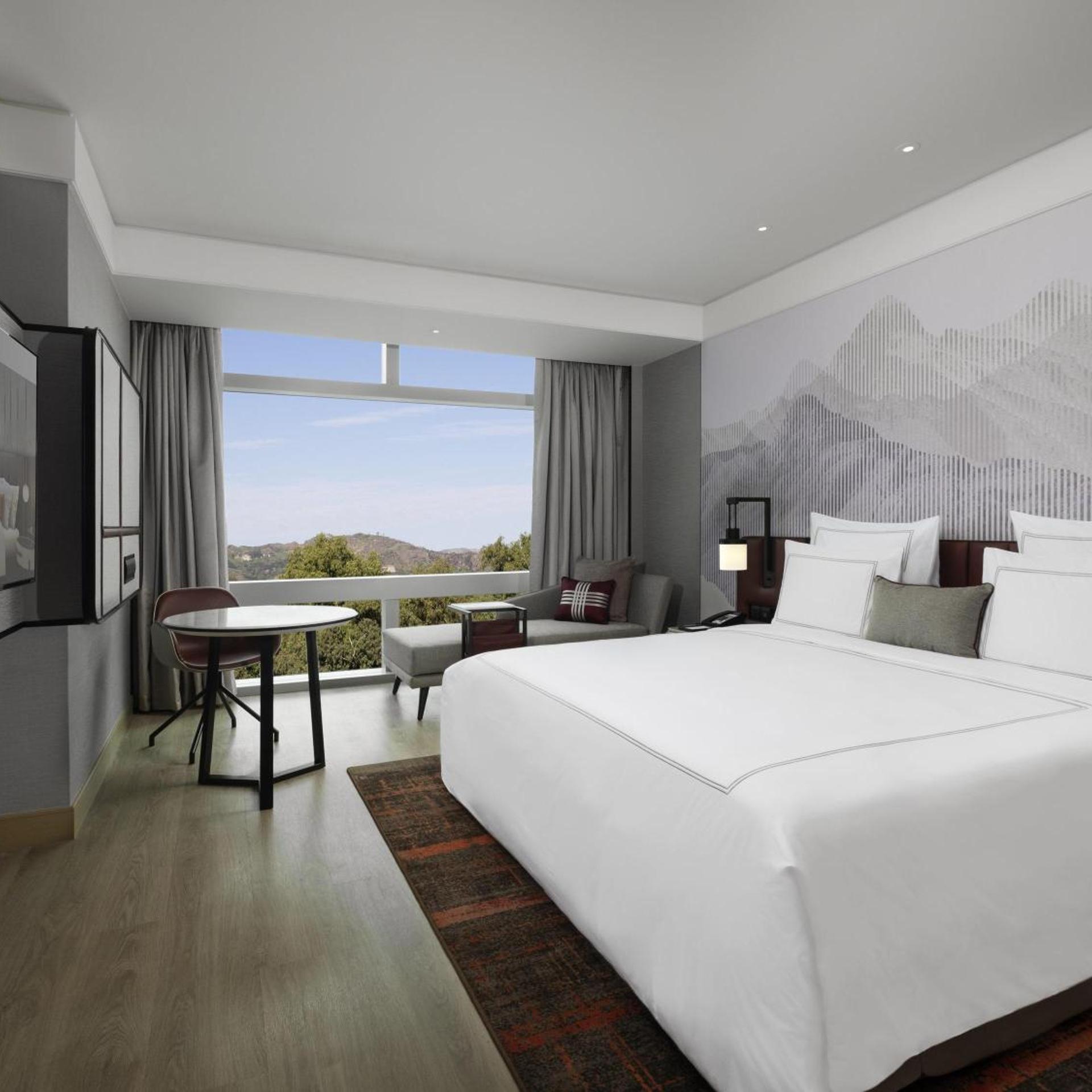 Swiss, Executive, Double Bed, Club Lounge Access