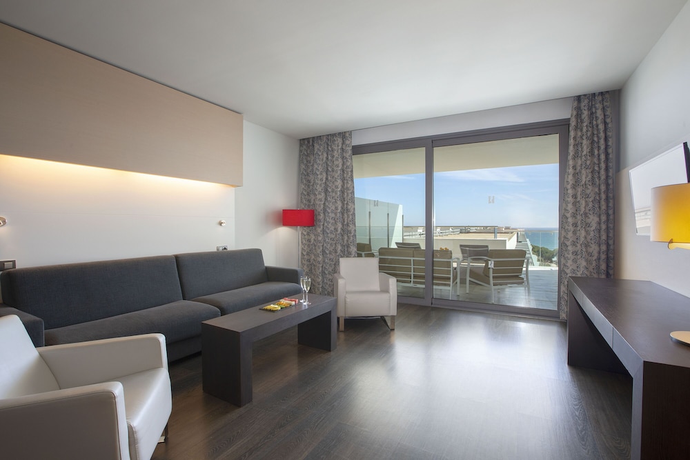 Hipotels Gran Conil 42/64