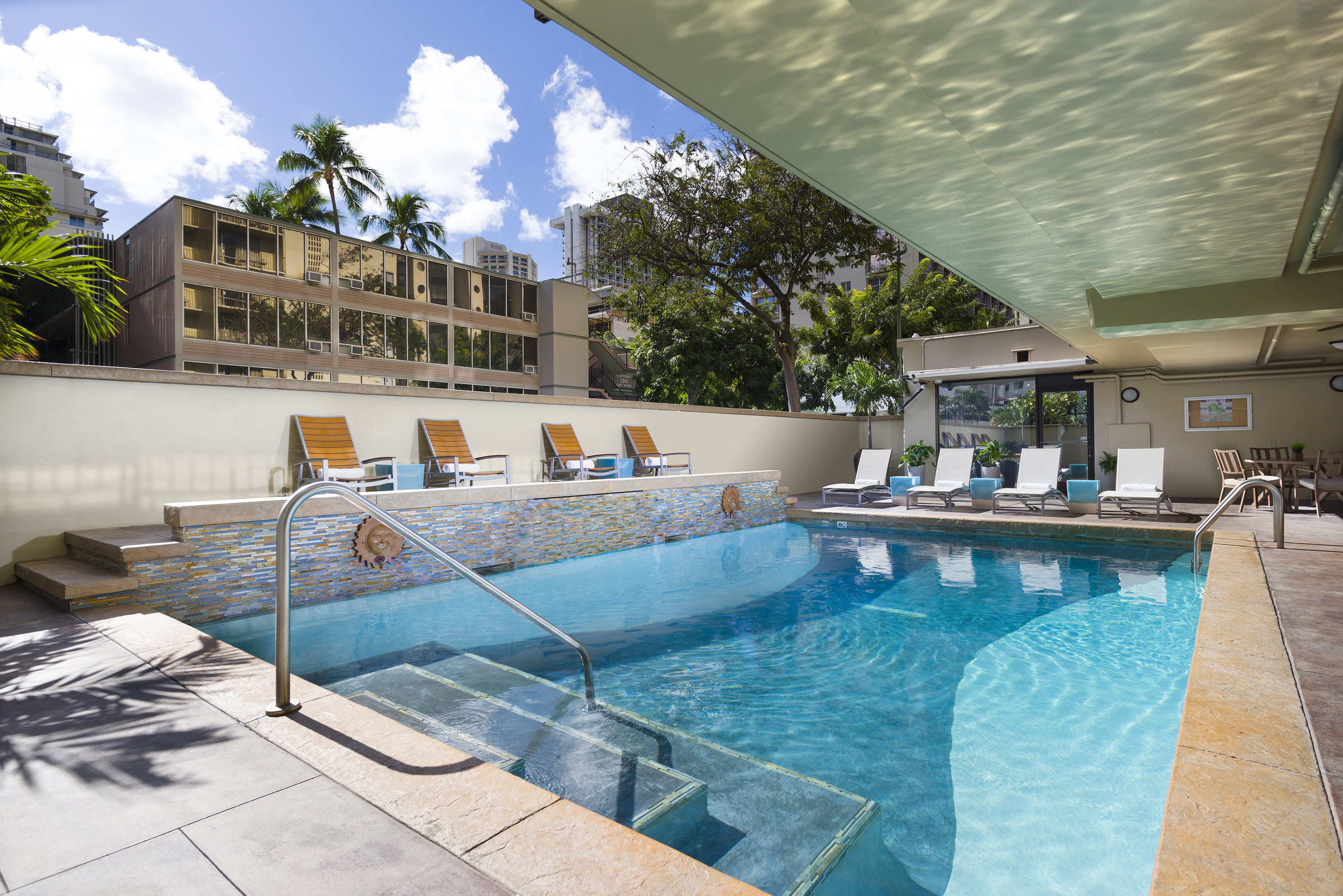 Ohia Waikiki Studio Suites 47/99