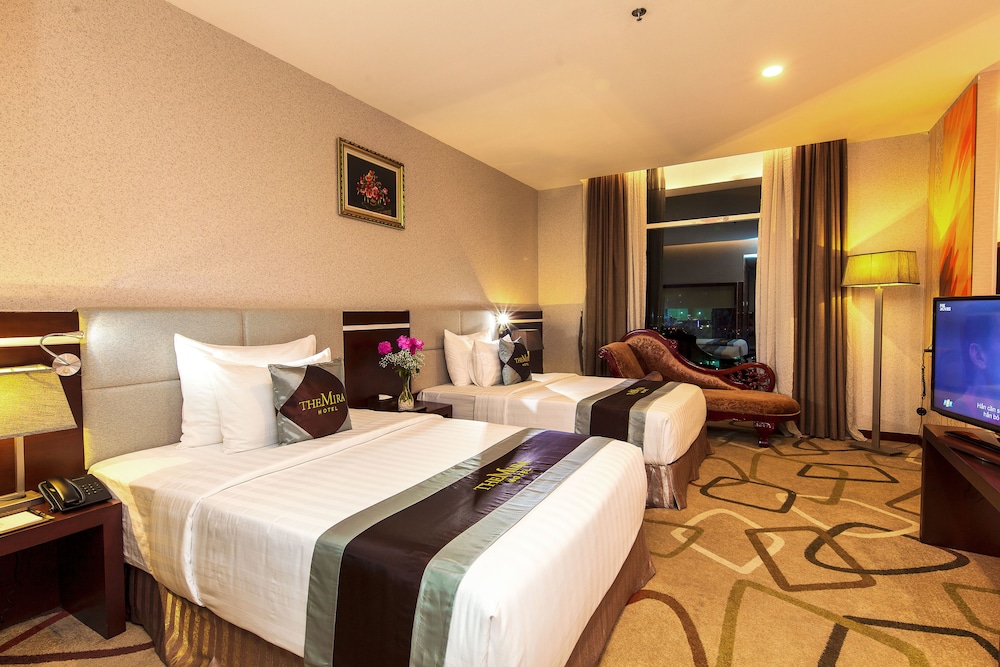 The Mira Hotel 15/50