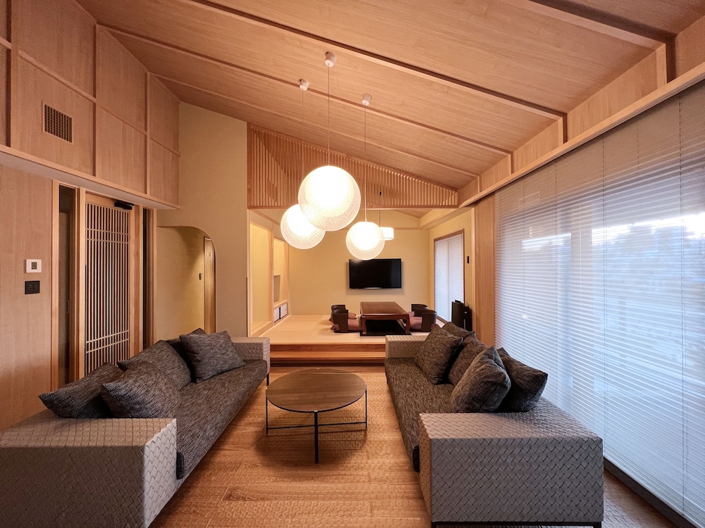 Rinn Gion Shirakawa 34/50
