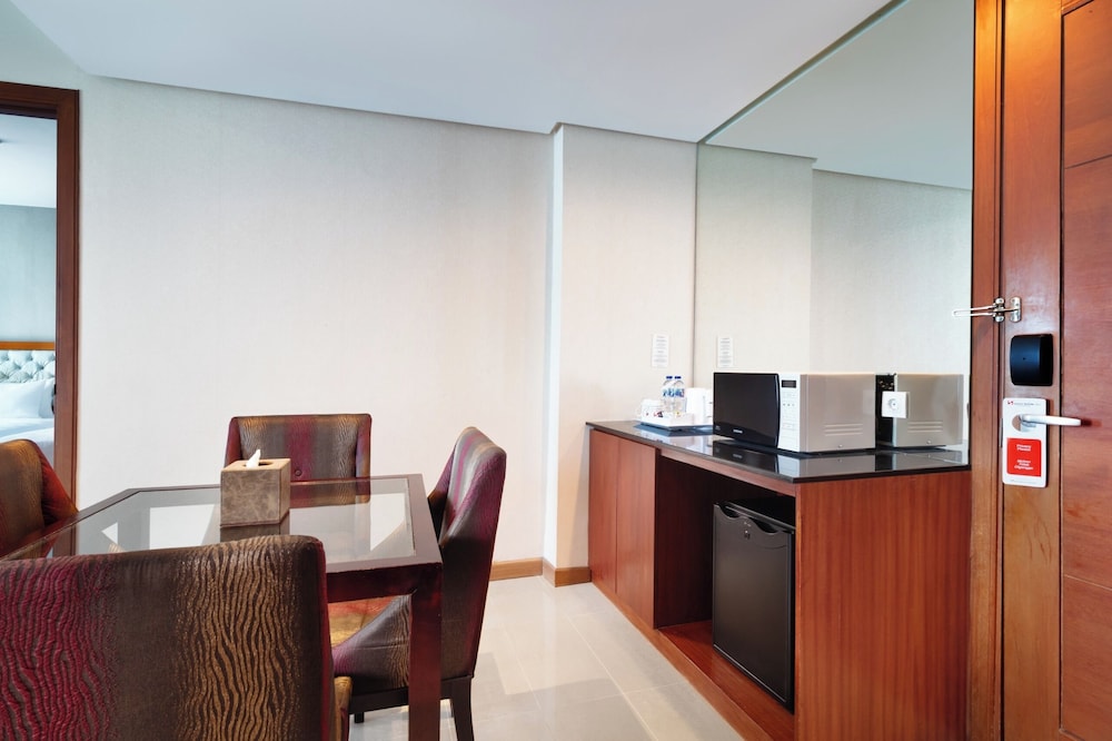 SWISS-BELINN SKA PEKANBARU 57/64