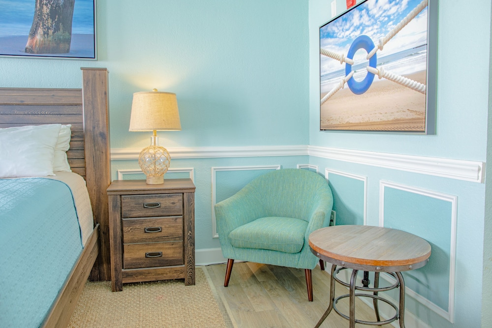 Sea And Breeze Hotel And Condo 32/49