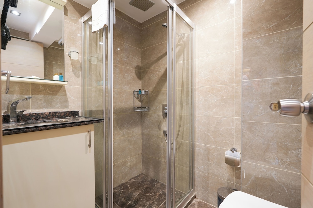 Rooms Inn Taxim 64/70