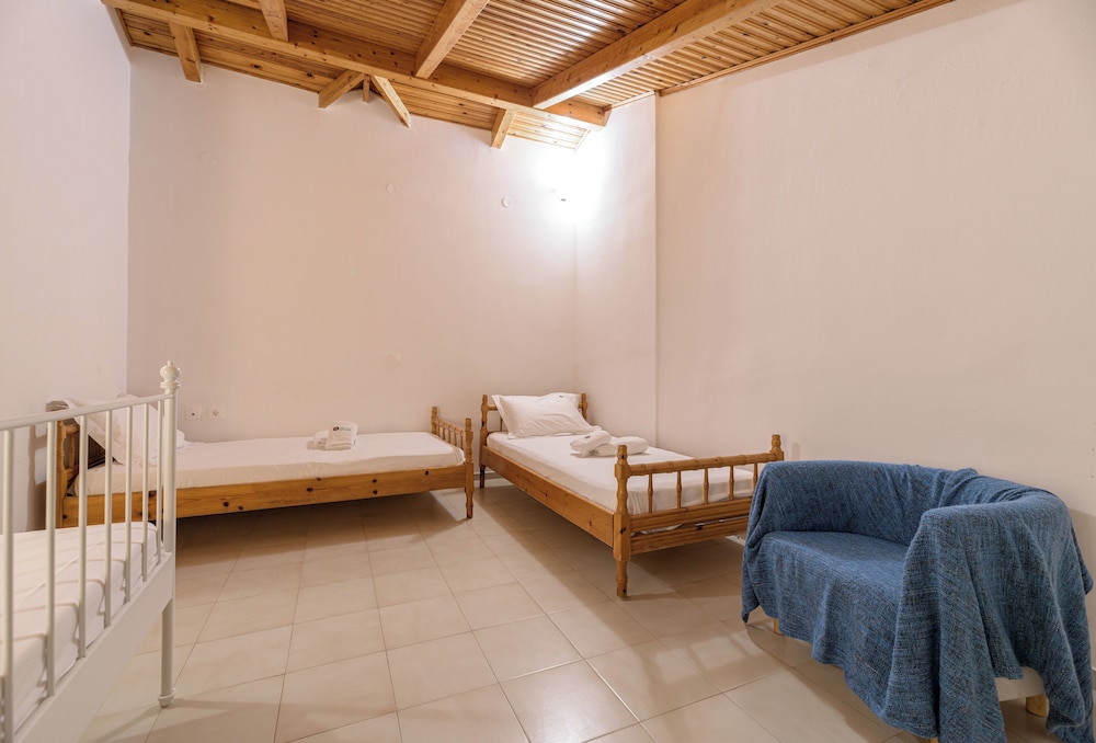 Denise Studios & Apartments 29/50