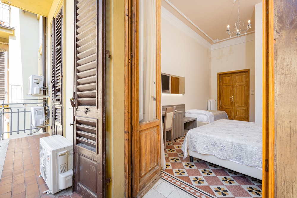 Astrid Hotel 34/74
