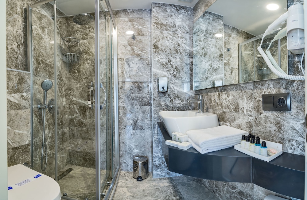 Gen Suites 48/50