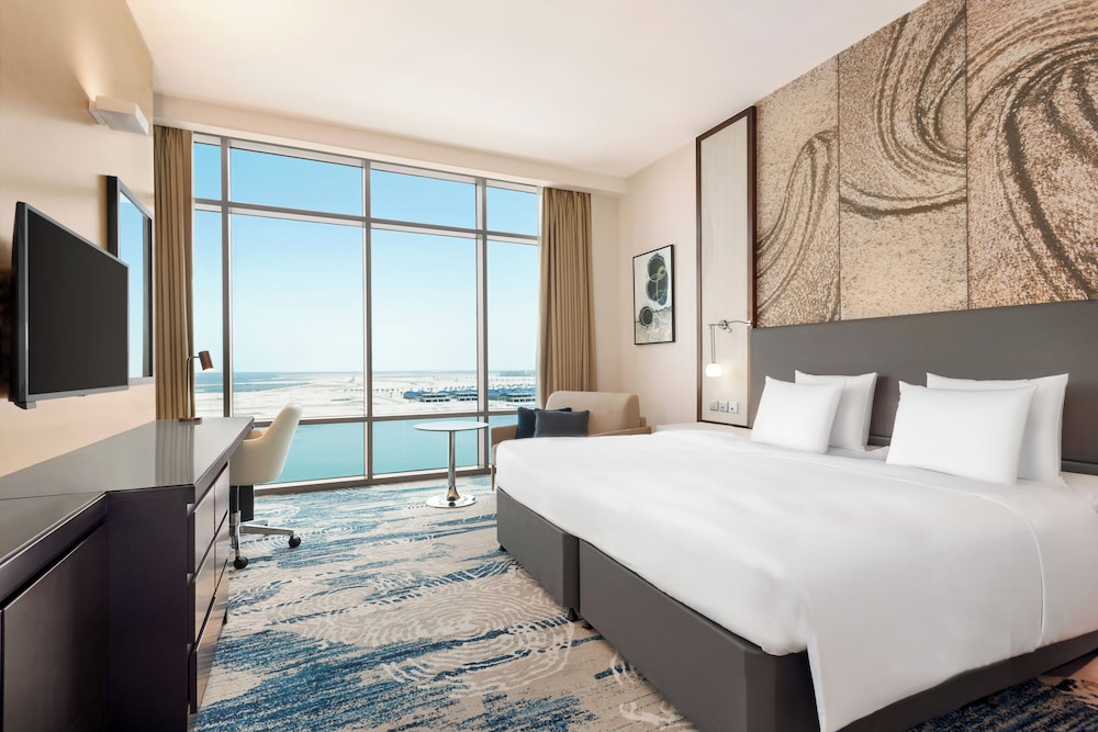DELUXE, KING BED, OCEAN SIDE