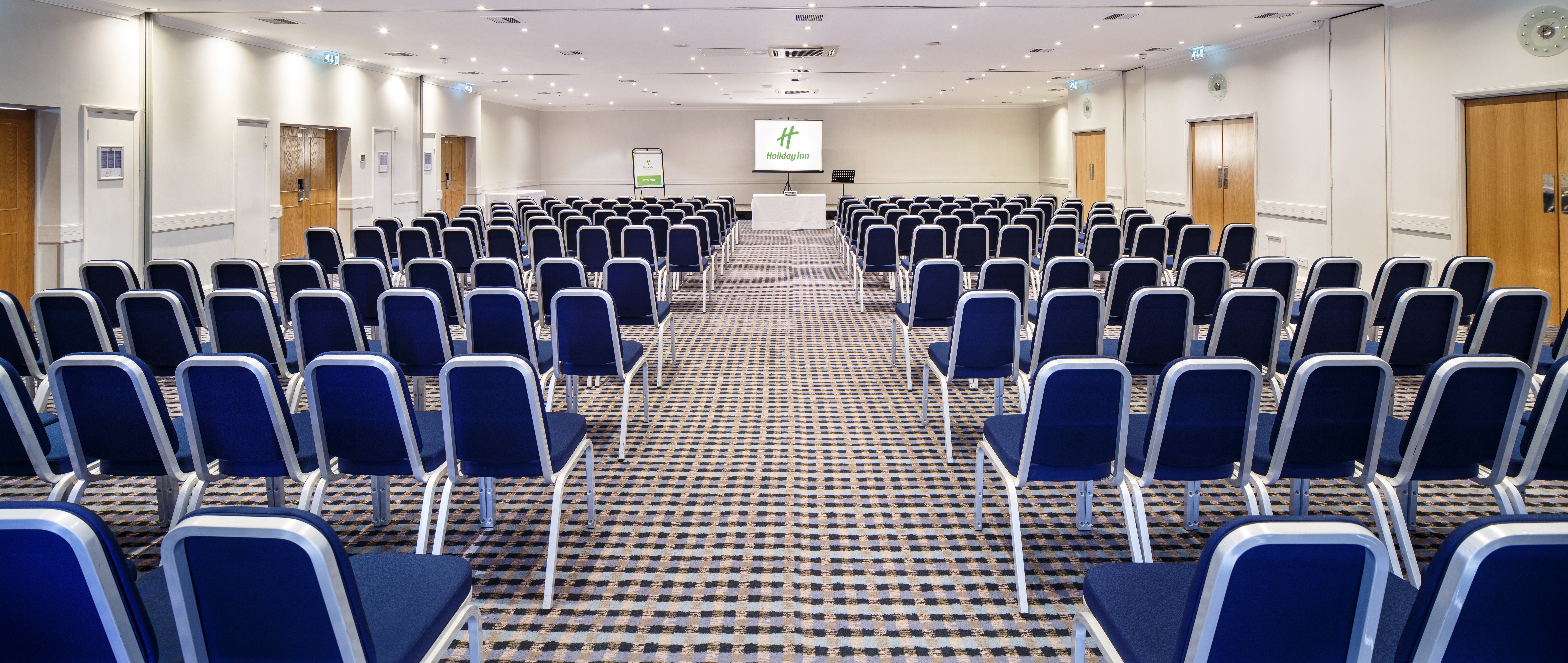 HOLIDAY INN BASILDON 62/75