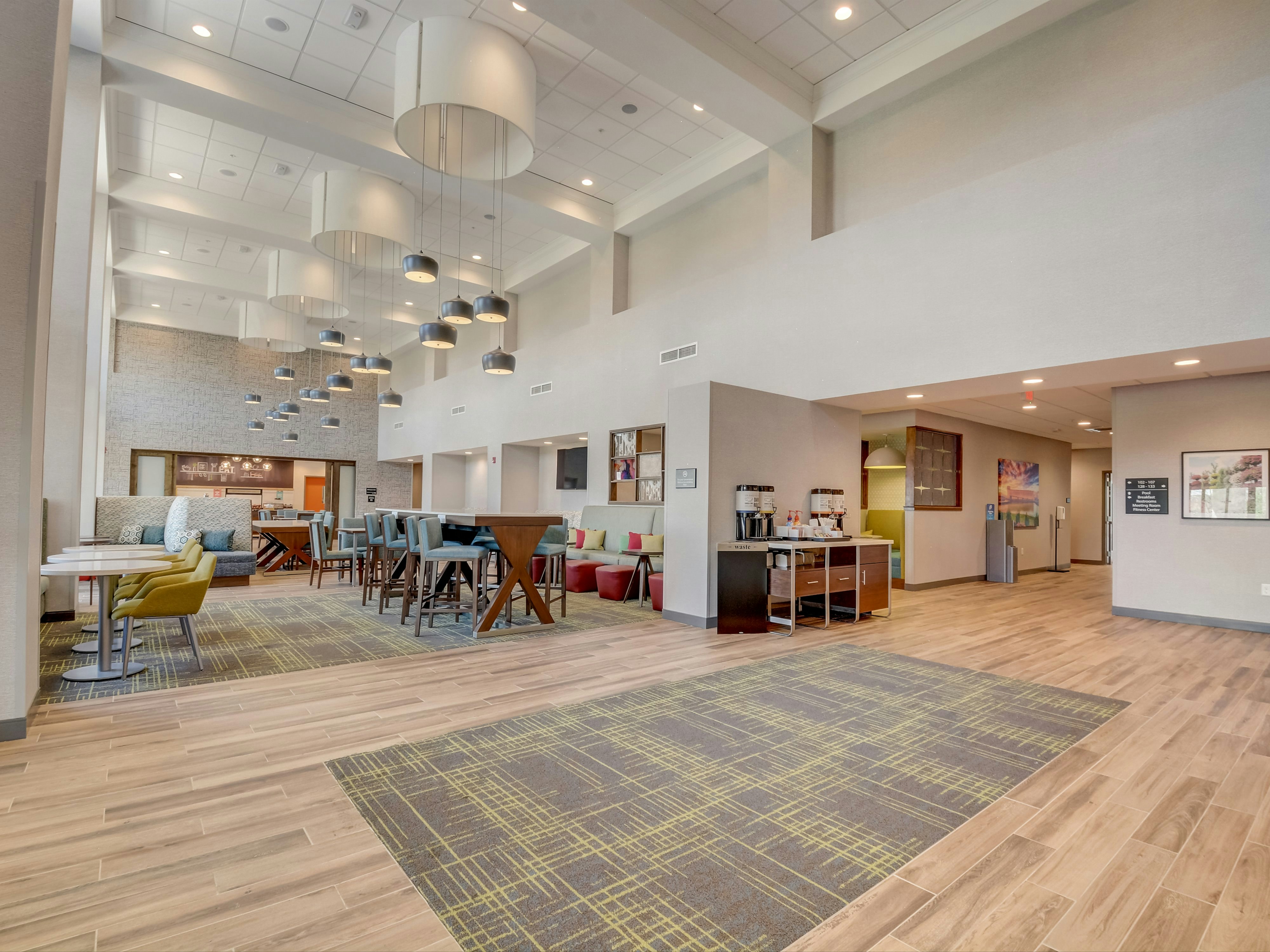 Hampton Inn and Suites Williamstown Ark Encounter 28/38