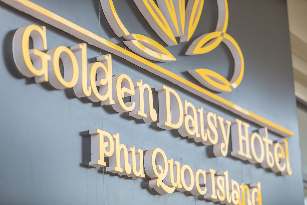 Golden Daisy Hotel 9/68